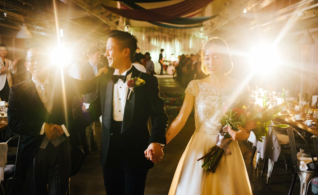 結婚式 新郎の衣装はスーツ タキシード カラー別の実例を紹介 Brilliance ブリリアンスプラス